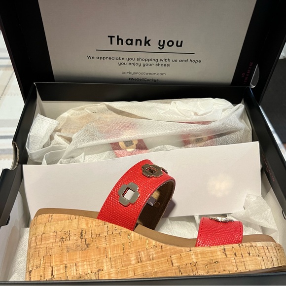 New Corkys Hi Tide Red Sandals with Gold  Accents size 9 - Picture 7 of 8